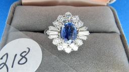 18K w/g 1.34ct Oval center Sapphire ring surronded