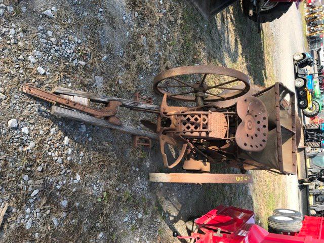 1905:Aspinwall Potato Planter