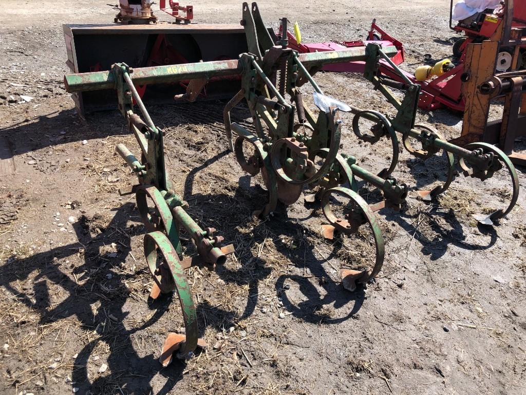 1064 John Deere RG20 2 Row Cultivator