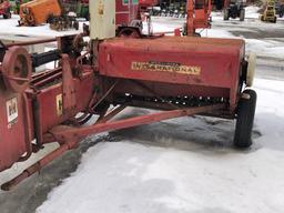 3433 IH 47 Baler