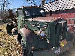 018 1951 Mack A-40 Flatbed Truck