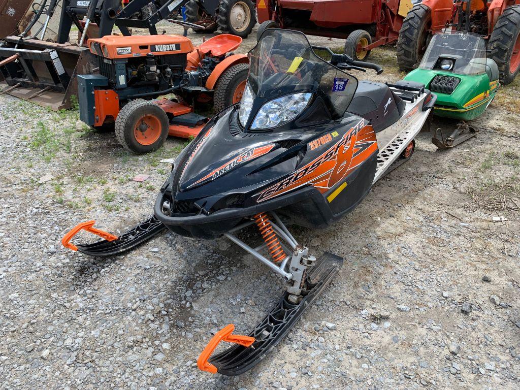 1525 2008 Arctic Cat Snowmobile