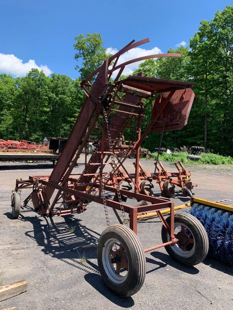 2451 Bale Loader