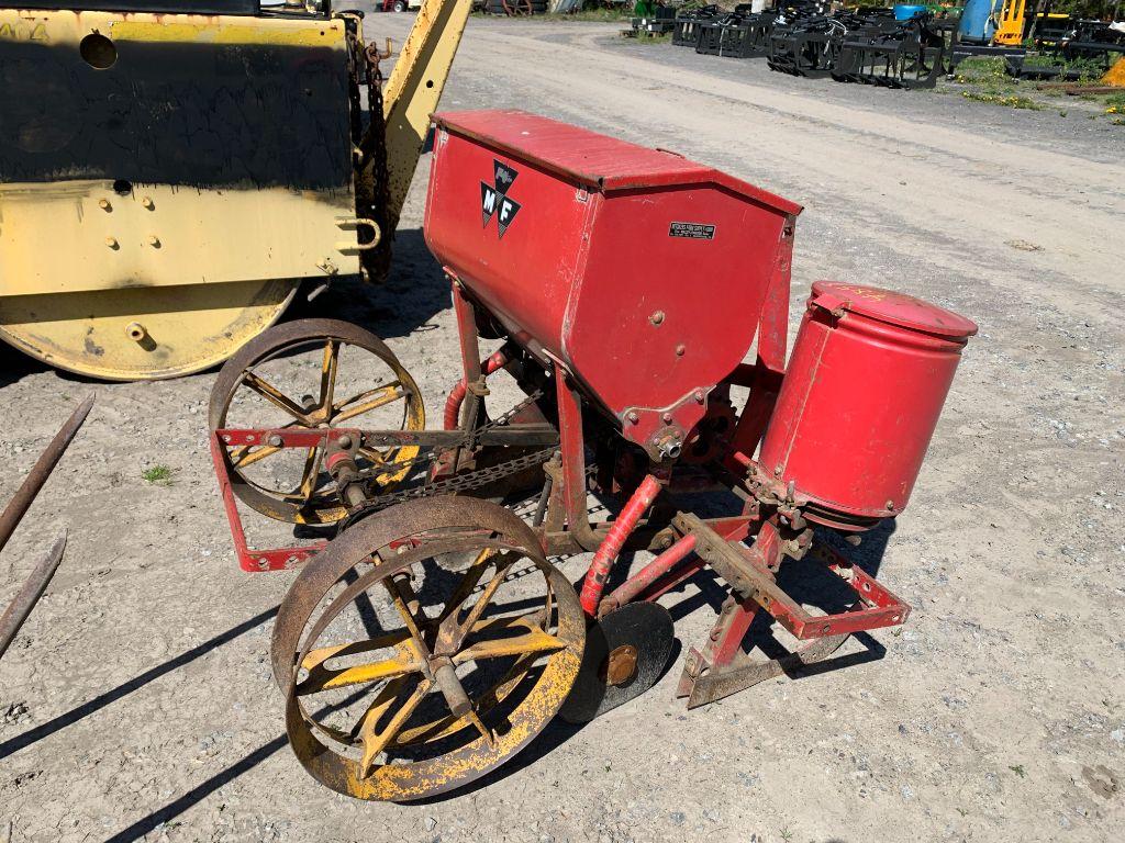 4858 Massey Ferguson 2-Row Planter