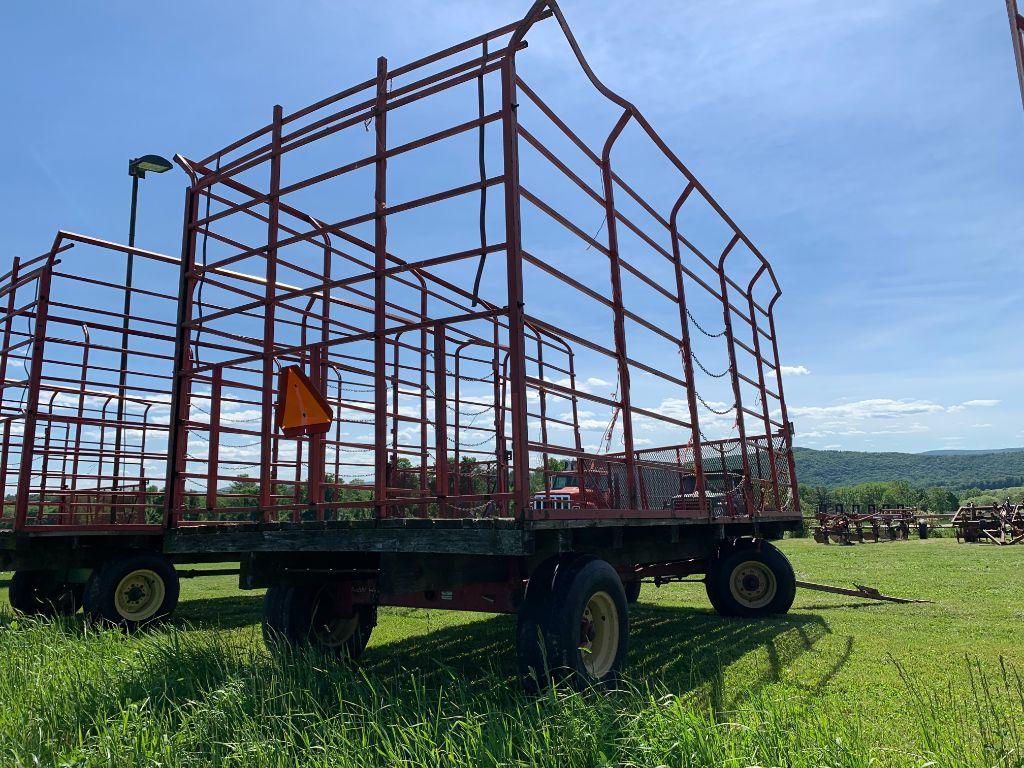 13 18ft Steel Kicker Wagon on New Holland Running Gear