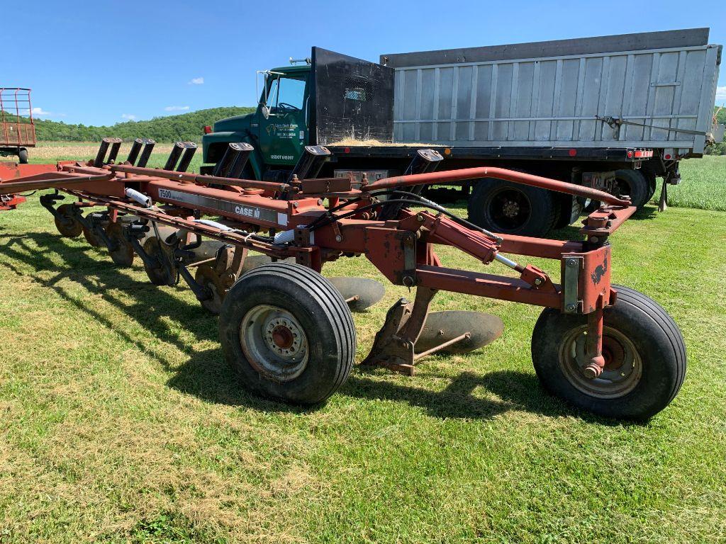 9 CaseIH 7500 6x Plow