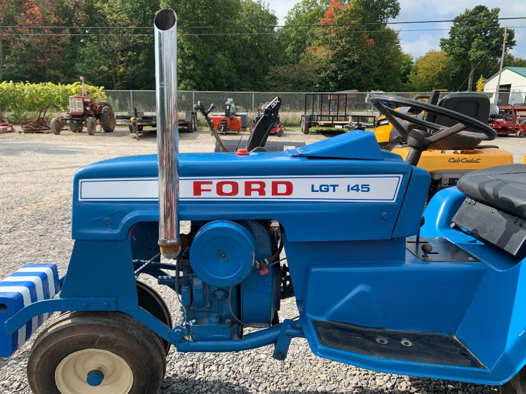 5392 Ford LGT 145 Tractor