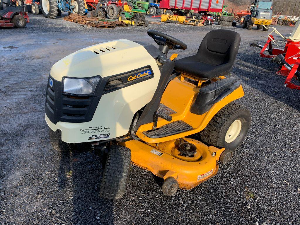 5662 Cub Cadet LTX1050 Lawn Tractor