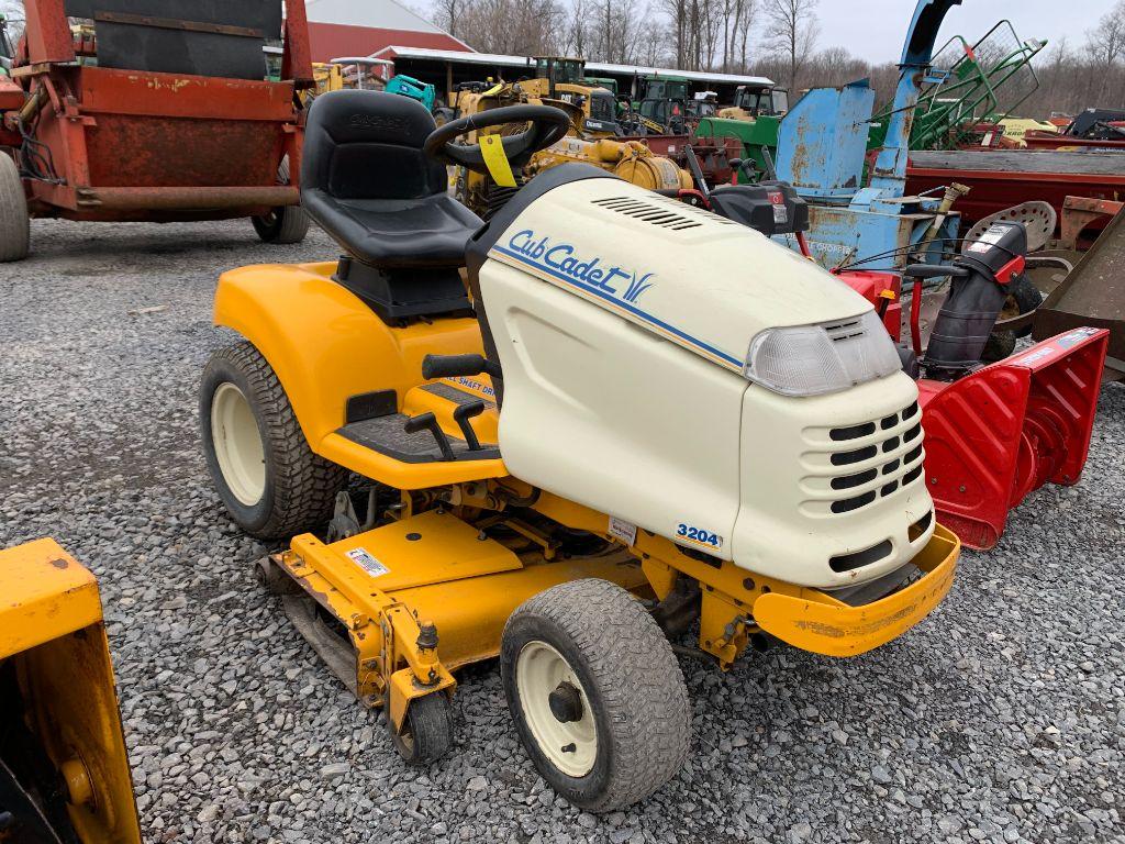 2929 Cub Cadet 3204 Garden Tractor