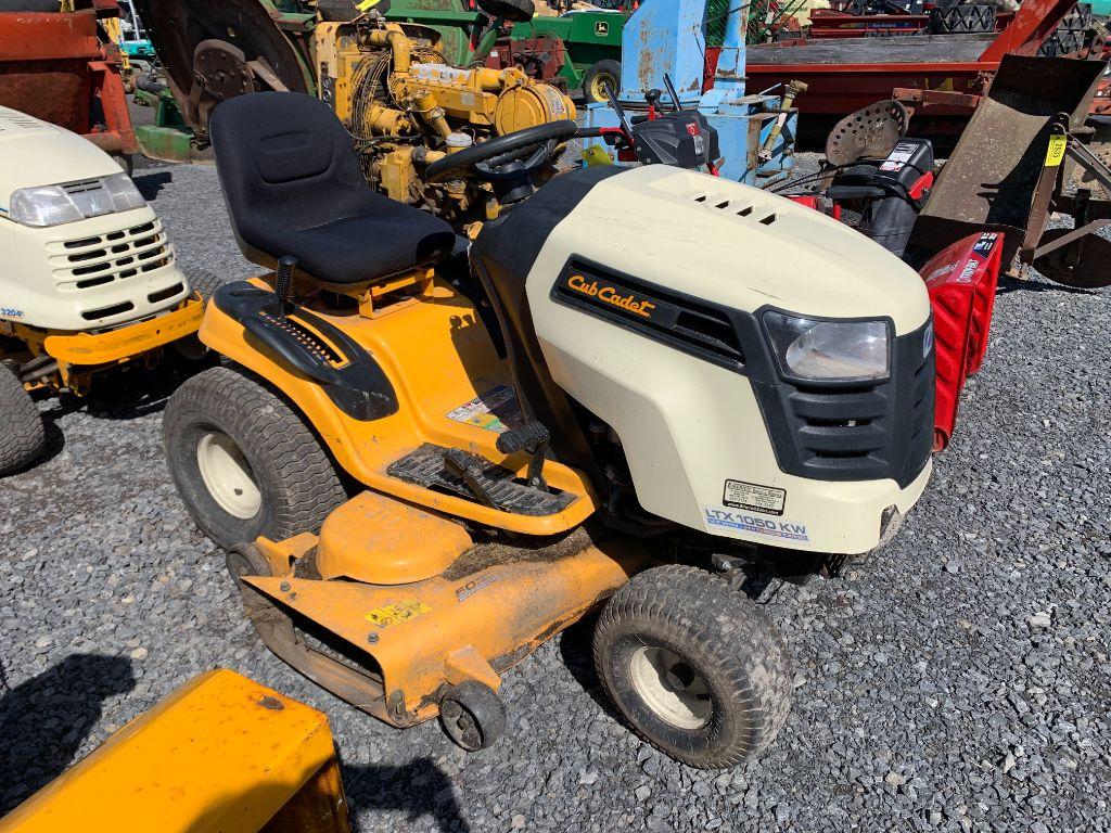 2951 Cub Cadet 1050X LGT