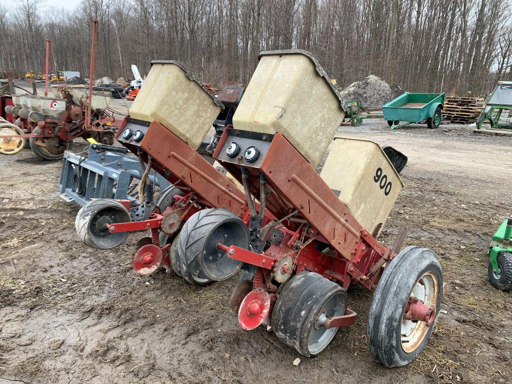 3013 International 2-Row Planter