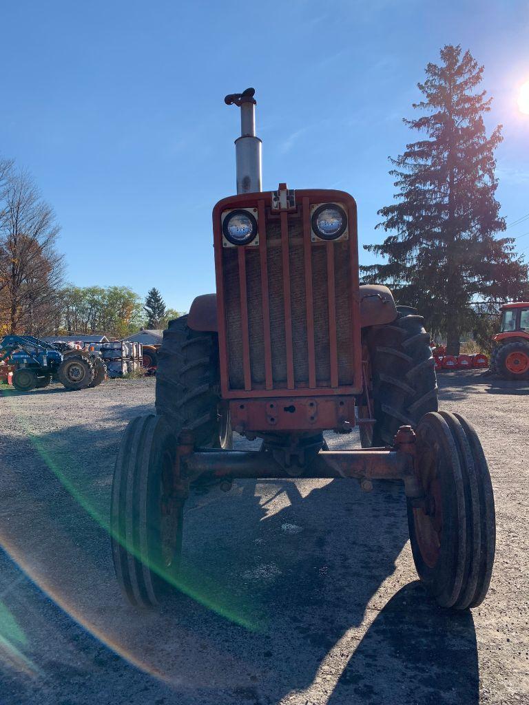 208 International 806 Wheatland Tractor