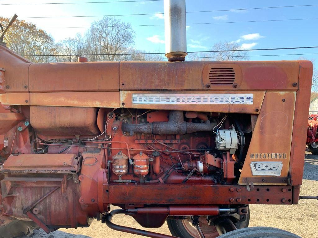 208 International 806 Wheatland Tractor