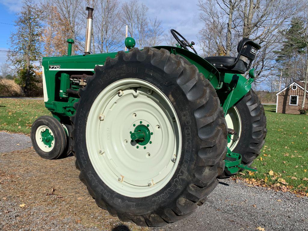 3713 1962 Oliver 770 Tractor