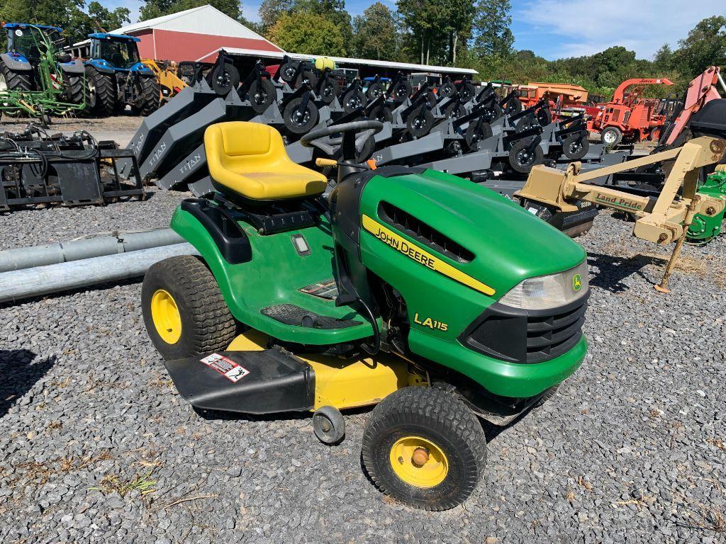 6700 John Deere LA115 Lawn Tractor