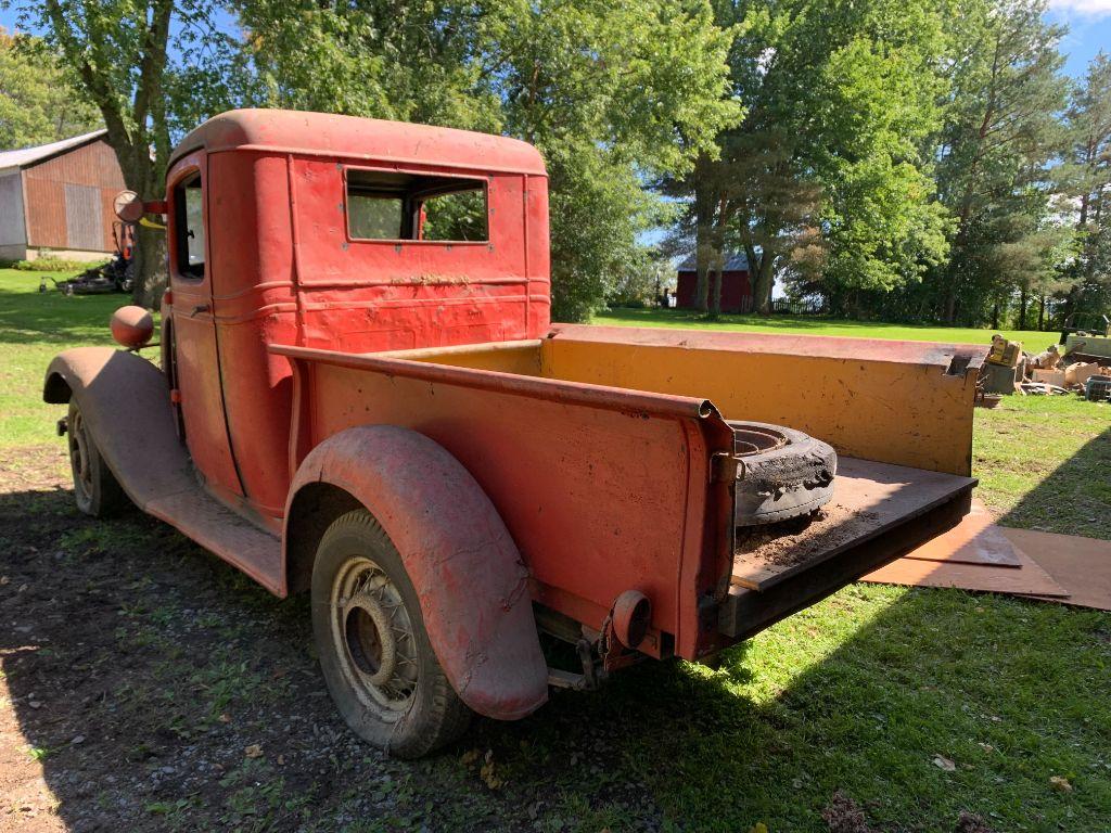 72 1935 Chevrolet Pick-Up