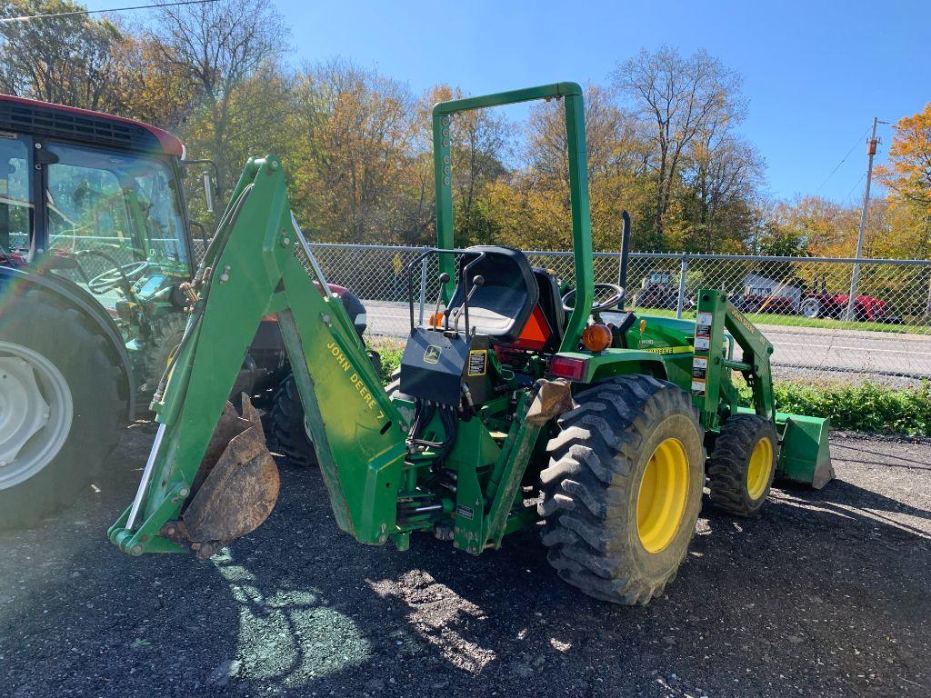 6736 John Deere 790 Tractor