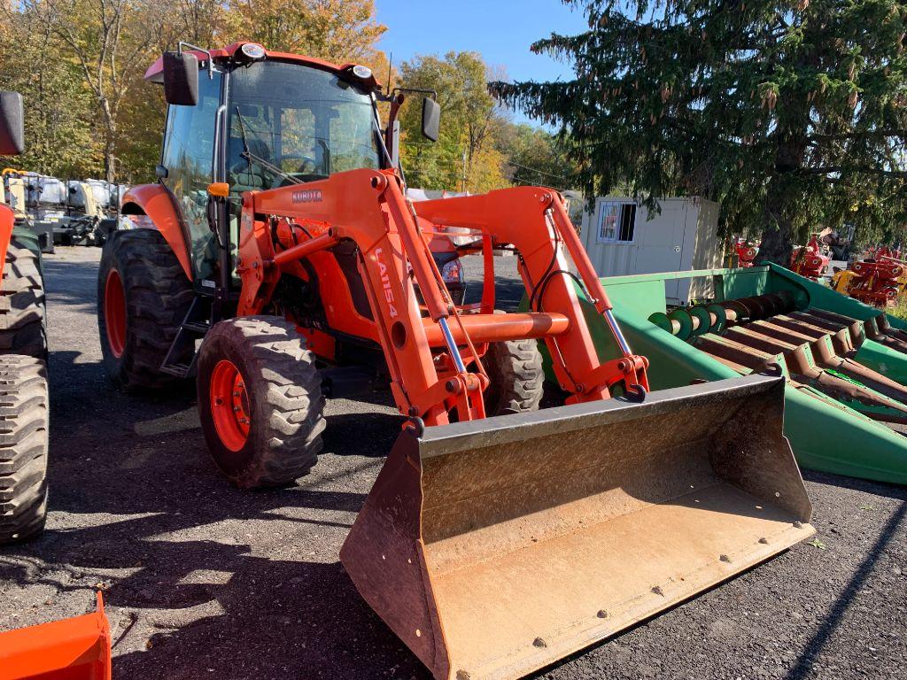 6738 Kubota M7060 Tractor