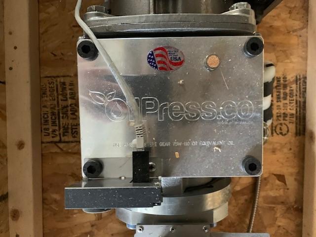 3934 M70 Cold Oil Press - USA