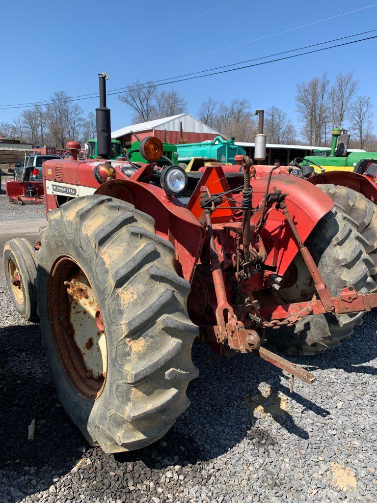 7257 International 544 Tractor