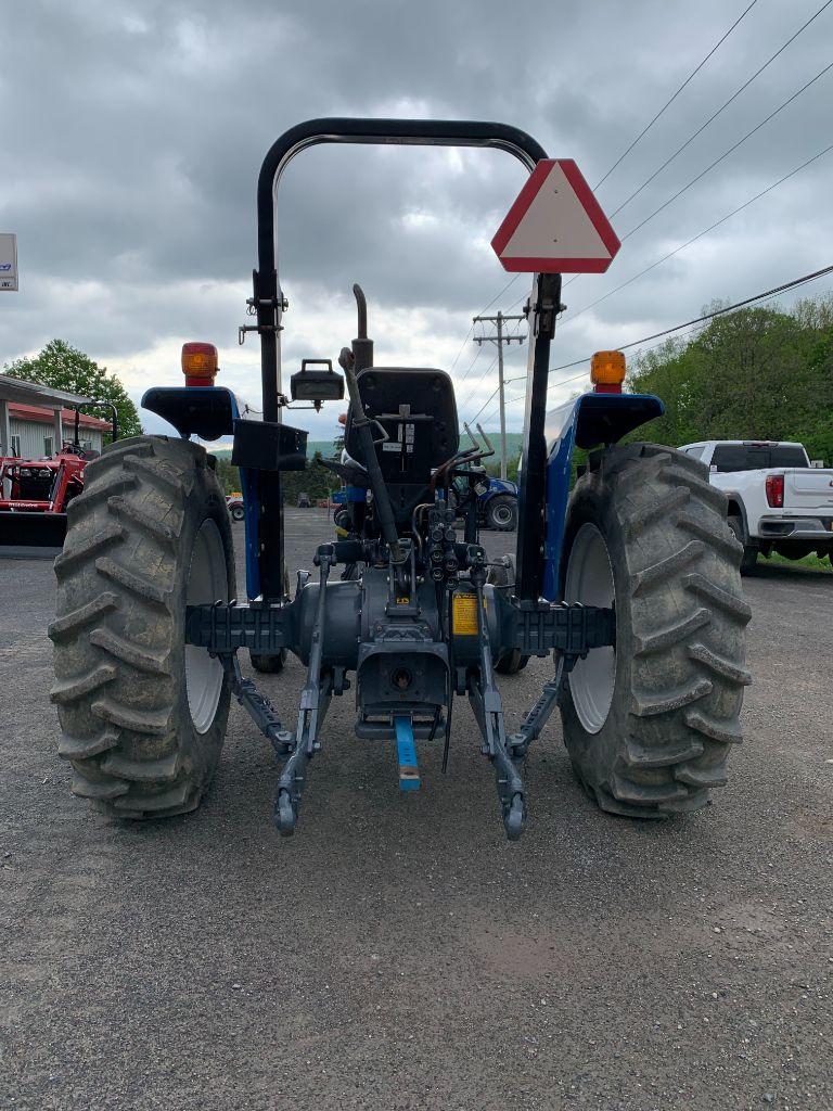 7423 Ford 3930 Tractor