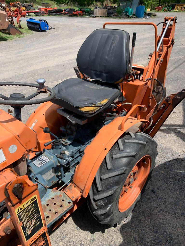 7431 Kubota B6100 Tractor