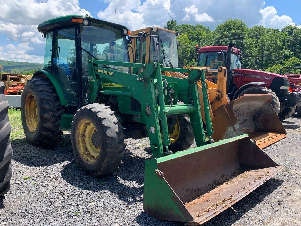 7608 John Deere 5520 Tractor