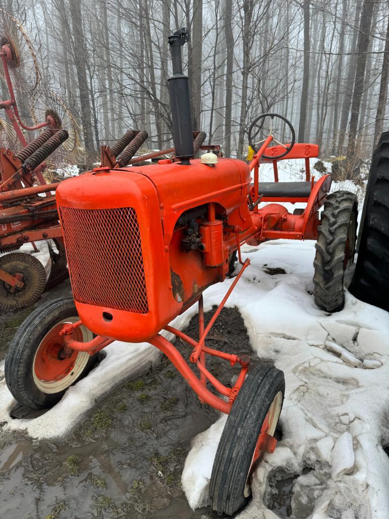 1955 1939 Allis-Chalmers B Tractor