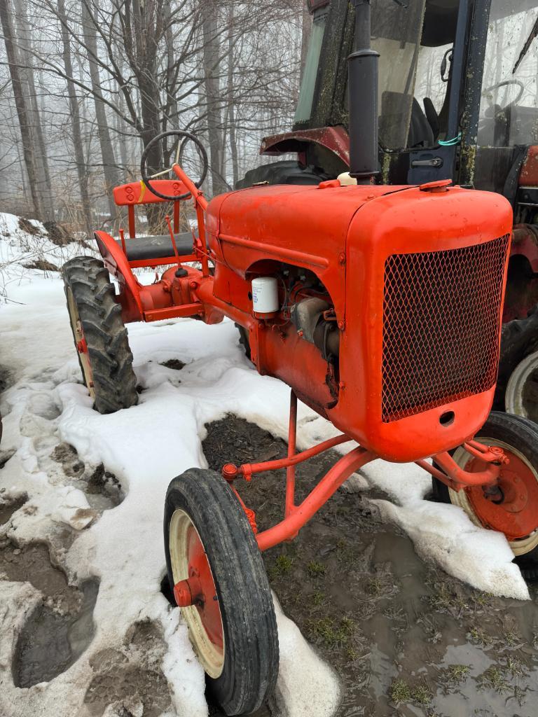 1955 1939 Allis-Chalmers B Tractor
