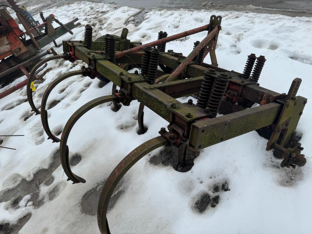 2000 3pt Chisel Plow