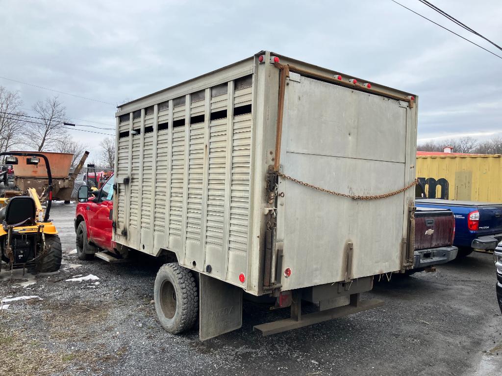 2078 2004 Ford F350 Cattle Truck