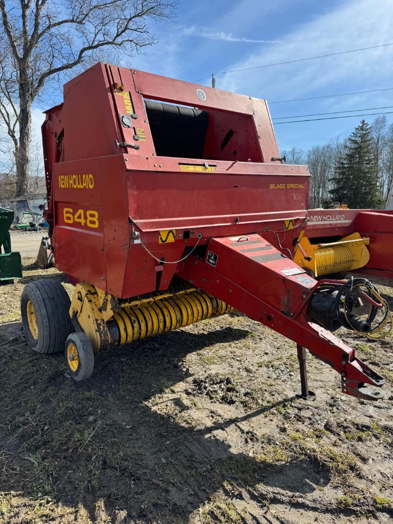 9631 New Holland 648 Silage Special Round Baler