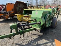 9701 John Deere 327 Baler