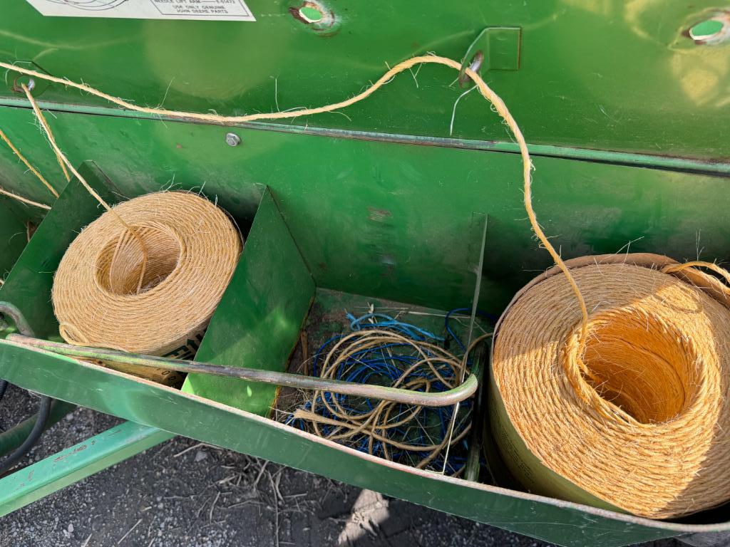 9701 John Deere 327 Baler