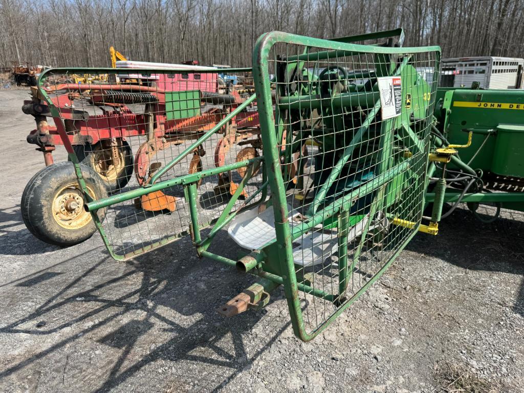 9701 John Deere 327 Baler