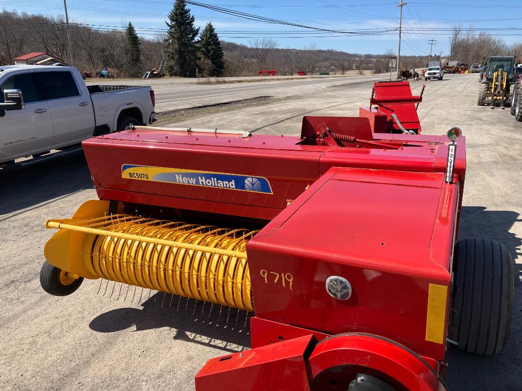 9719 2016 New Holland BC5070 Baler