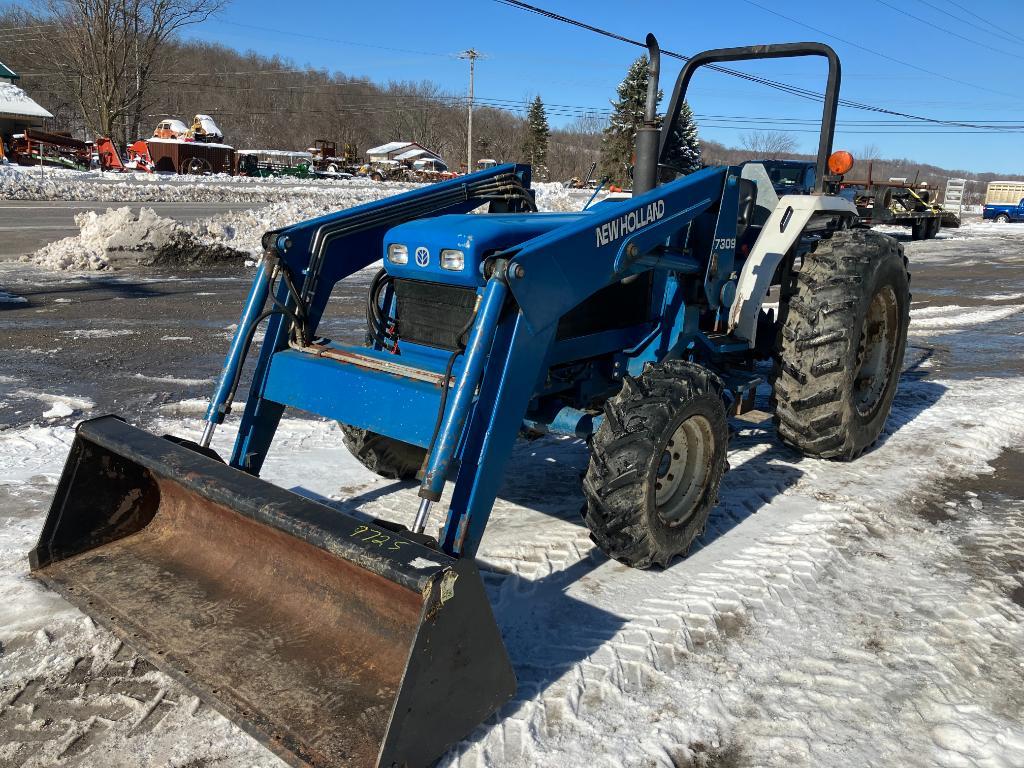 9725 New Holland 2120 Tractor