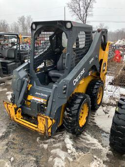 9760 John Deere 318G Skid Steer