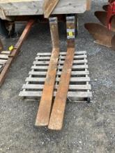 2149 Set of 6ft Telehandler Forks