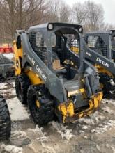 9761 John Deere 318G Skid Steer