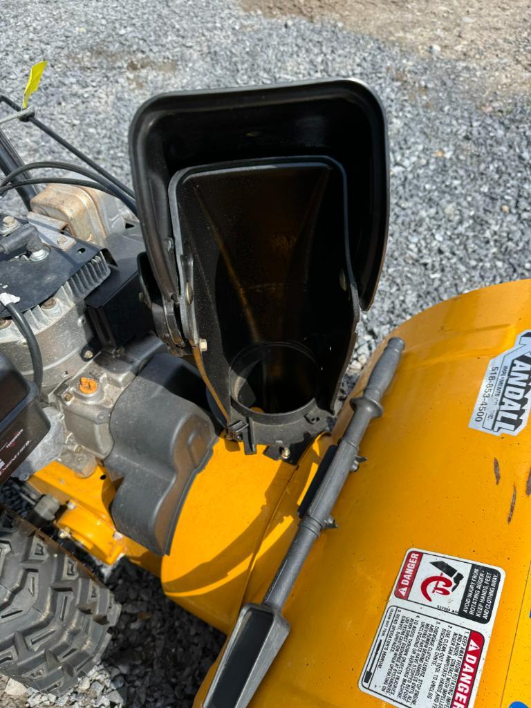 62 Cub Cadet 528SWE Walk Behind Snowblower