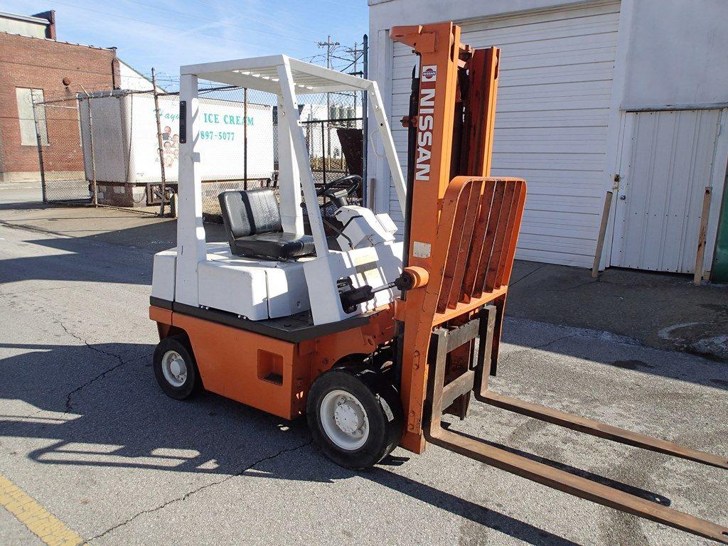 Nissan PH01-A15V forklift - s/n 000379  (see video)