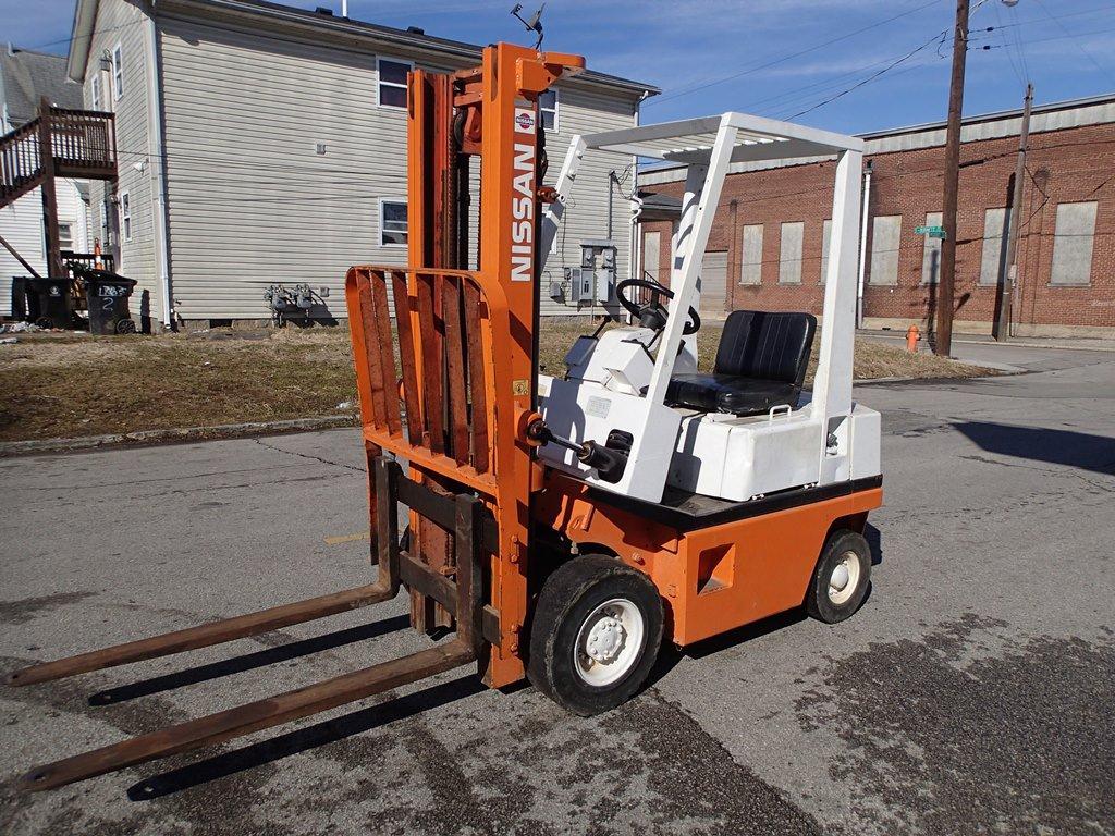 Nissan PH01-A15V forklift - s/n 000379  (see video)