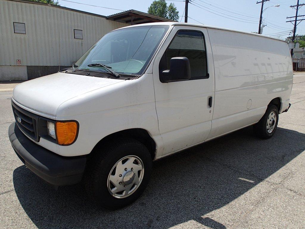 2005 Ford E-150 cargo van - VIN 1FTRE14W85HA58556