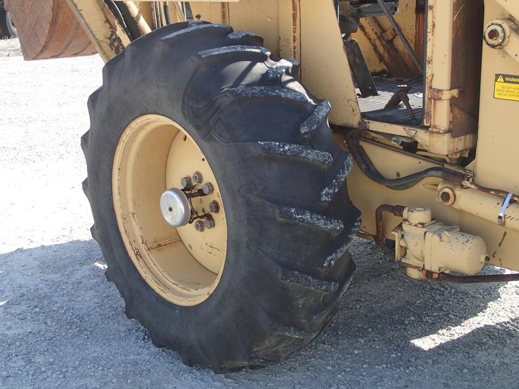 1988 Ford 555B loader/backhoe - PIN C779193 - see video