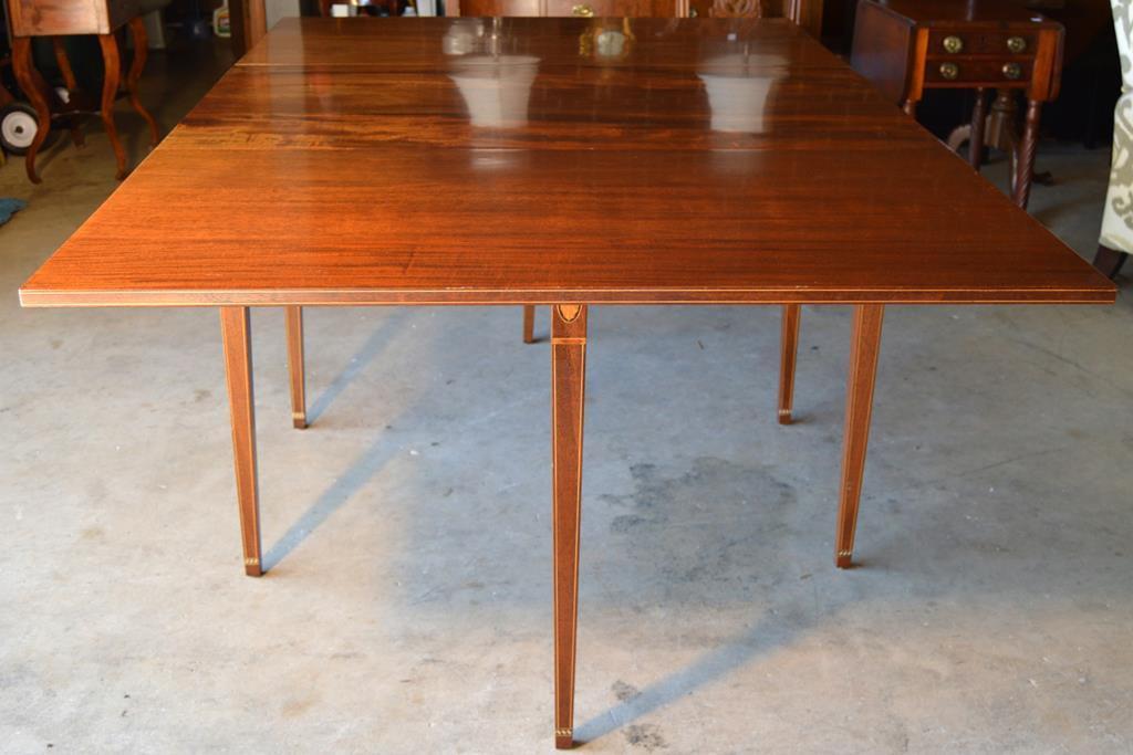 Antique Federal Style (Hepplewhite) Inlaid Mahogany Drop Leaf Dining Table