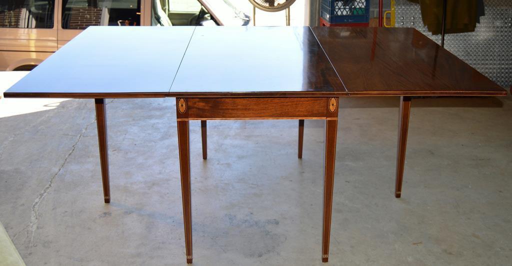 Antique Federal Style (Hepplewhite) Inlaid Mahogany Drop Leaf Dining Table