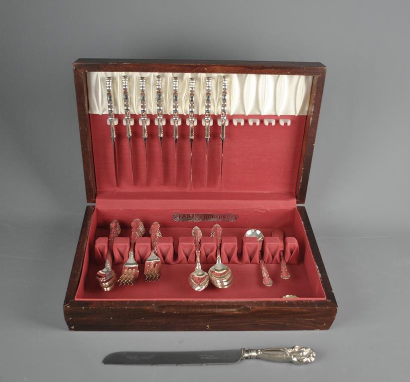 Set of Rogers “1881” Silver Plate Flatware w/ Storage Box, 8 Placesettings, 50 Pieces + A Cake Knife