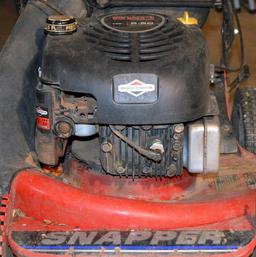 Snapper 650 Bagger Push Lawn Mower w/ Briggs Stratton 190 CC Engine