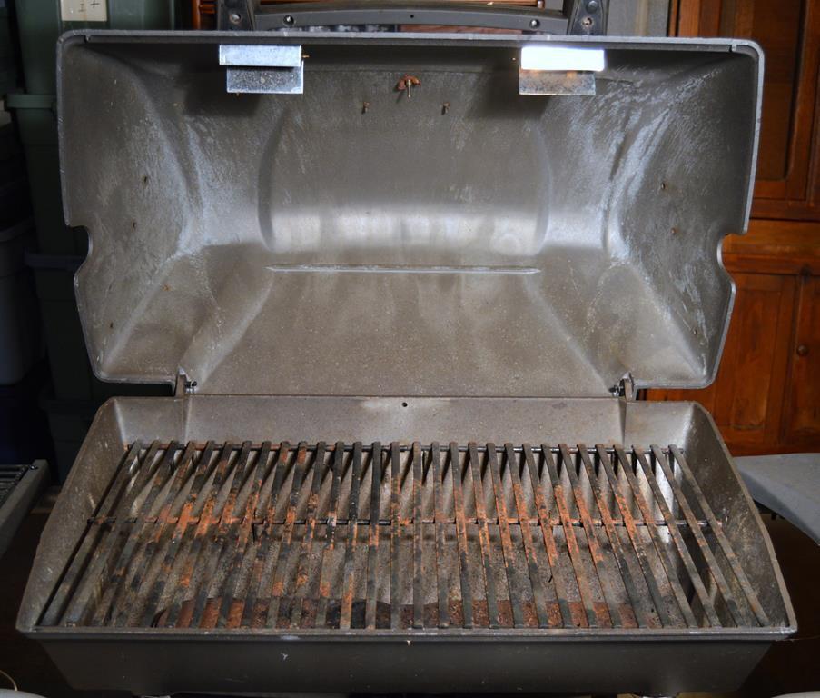 CharBroil Charcoal/Gas Grill w/ Tank